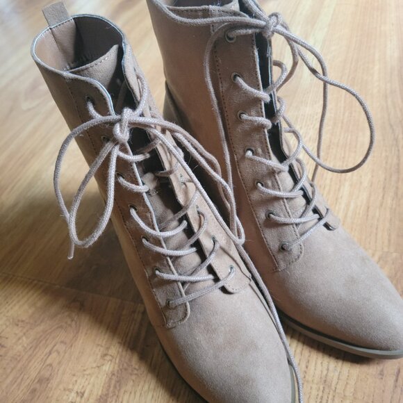 JustFab Kari Lace Up Ankle Boots - Picture 2 of 3